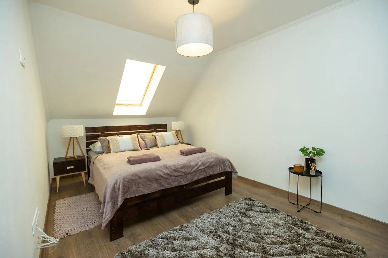 Apartment Ferienwohnung Zsendulo Apartman Erlau