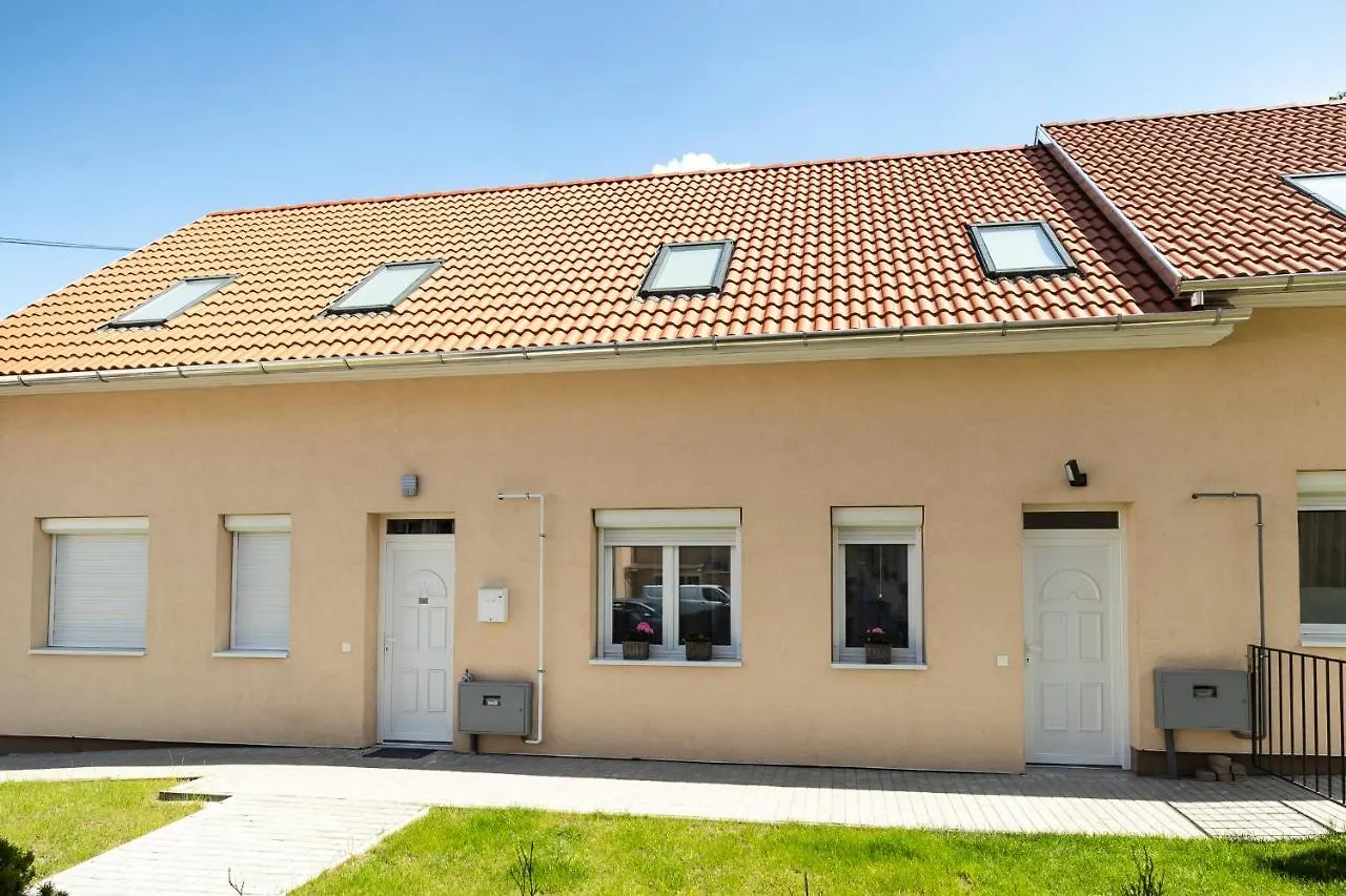 Ferienwohnung Zsendulo Apartman Erlau Apartment